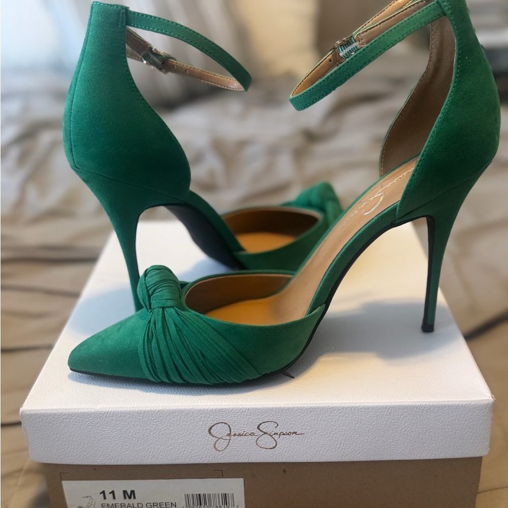 BRAND NEW! Jessica Simpson Emerald Green Ankle Strap Heels
